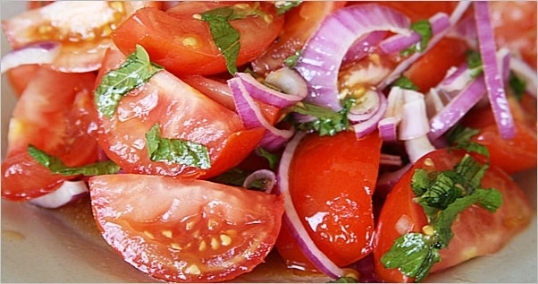 Tomato & Onion Salad